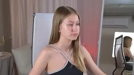 EveMundie webcam model stream image