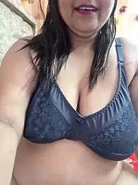 MOM-SUN-COUPLE webcam model stream image