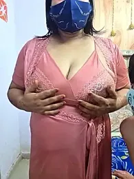 MOM-SUN-COUPLE webcam model stream image