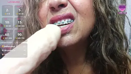 matureluna webcam stripchat model stream image