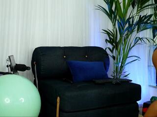 Sarah Raynex webcam model stream image