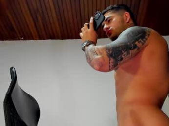 king_falconer webcam model stream image