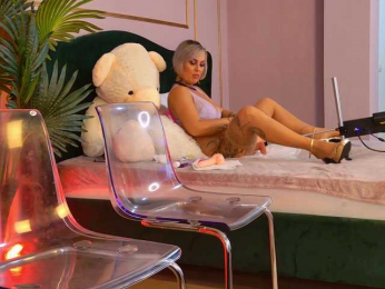 KirraWhite webcam model stream image