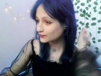 EsterErdmond webcam model stream image