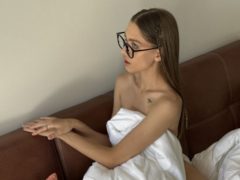 SonyaAvis webcam model stream image