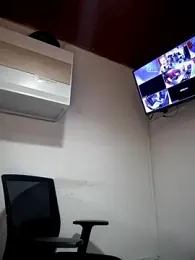 Sofia_Collins- webcam model stream image