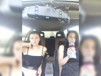 Eva-AND-Lika webcam model stream image