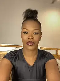 Thick_Lucia webcam model stream image