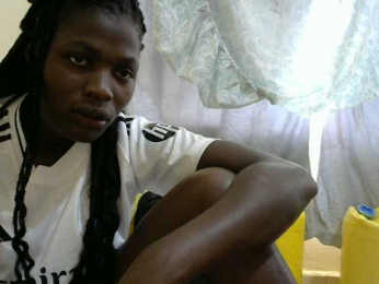 Petitepussie1 webcam bongacams model stream image