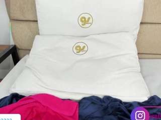 valirya-devote webcam model stream image