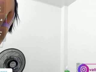 valirya-devote webcam model stream image