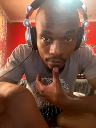 BaggyDirt webcam model stream image