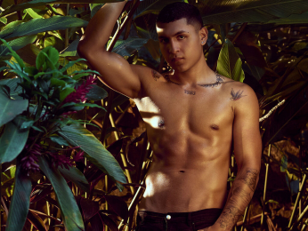NoahVolkov webcam model stream image