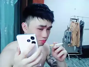 Azyrrgg webcam model stream image