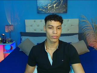 Kleyton Jones webcam model stream image