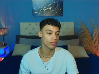 Kleyton Jones webcam model stream image