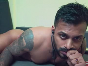 7inchairyuncutindianhunk webcam model stream image