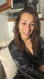 Lyly_laurensaa webcam cam4 model stream image