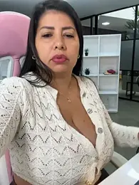 natural_bigboobs webcam model stream image