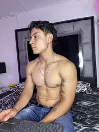 MR_MUSCLE webcam model stream image