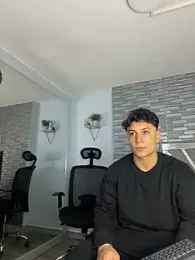 MR_MUSCLE webcam model stream image