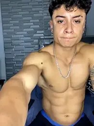 MR_MUSCLE webcam model stream image