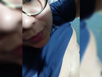 VikiBlanes webcam model stream image