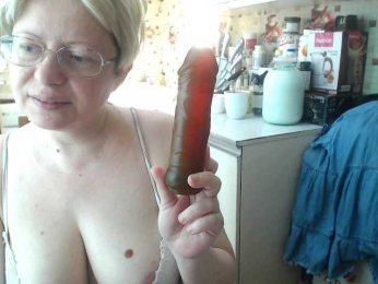 CrazzyBitch webcam model stream image