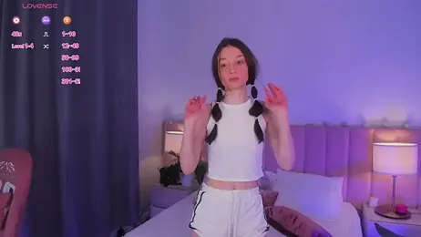 MilliMouse webcam stripchat model stream image