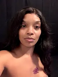 Rakiyahcharms webcam stripchat model stream image