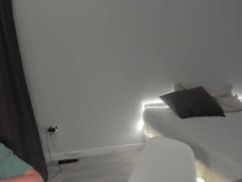 yourlovelyjenny webcam chaturbate model stream image