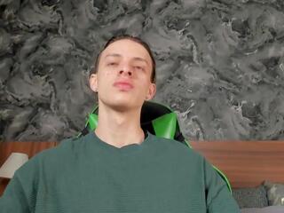 Walker Brown webcam model stream image