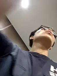 Q24Q- webcam model stream image