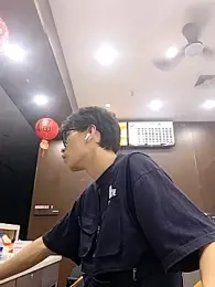 Q24Q- webcam model stream image