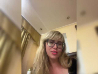 Crystal00Girl webcam model stream image