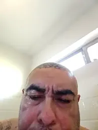 B1GLO webcam model stream image