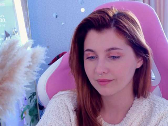 HoneyCherry webcam model stream image