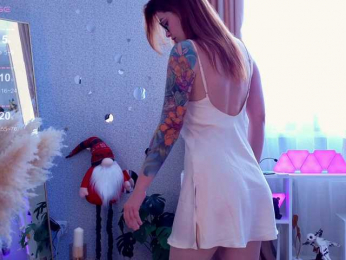 HoneyCherry webcam model stream image
