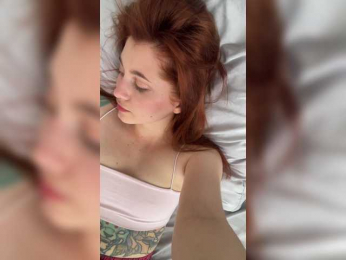 HoneyCherry webcam bongacams model stream image