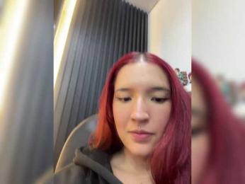 DaniiRed webcam model stream image