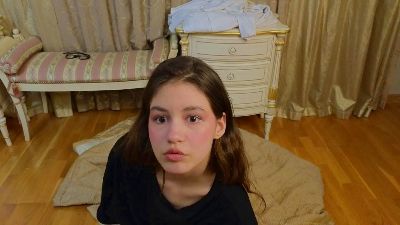 LoisBuys webcam model stream image