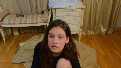 LoisBuys webcam model stream image
