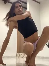 leonisse webcam stripchat model stream image