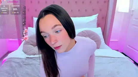 LuisaVee webcam stripchat model stream image