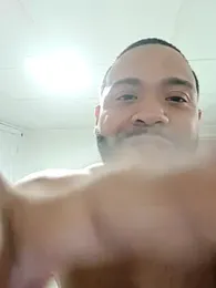 tripping385 webcam stripchat model stream image