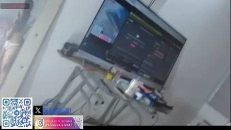 Naty_wet_19 webcam model stream image