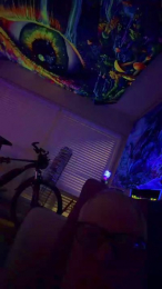 Starless webcam model stream image