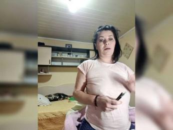 Alliahhot webcam model stream image