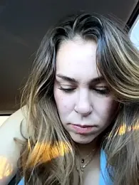 LeaGambit__ webcam model stream image