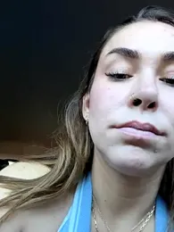 LeaGambit__ webcam model stream image